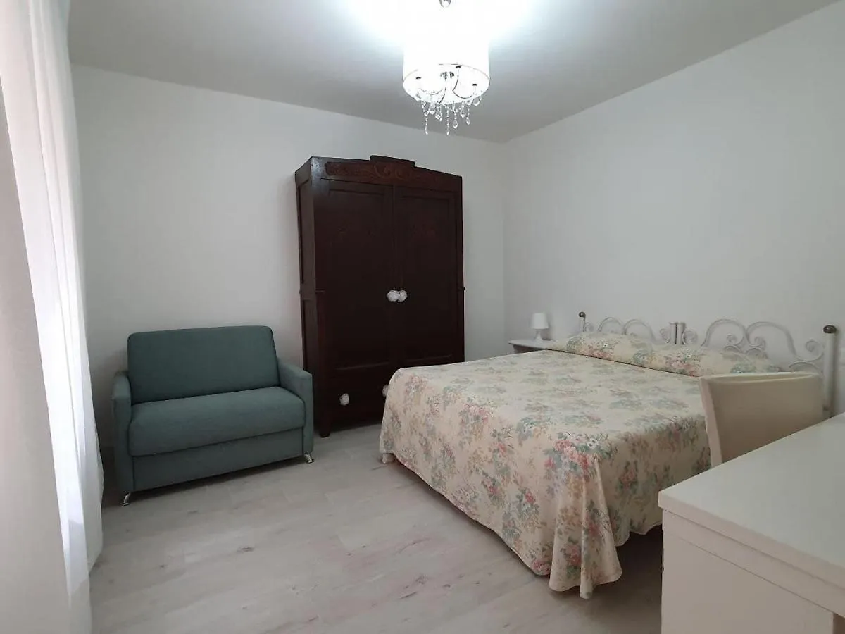 Follonica Apartment