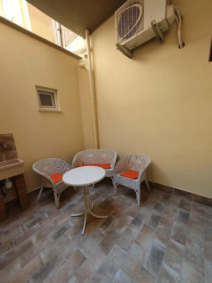 Follonica Apartment