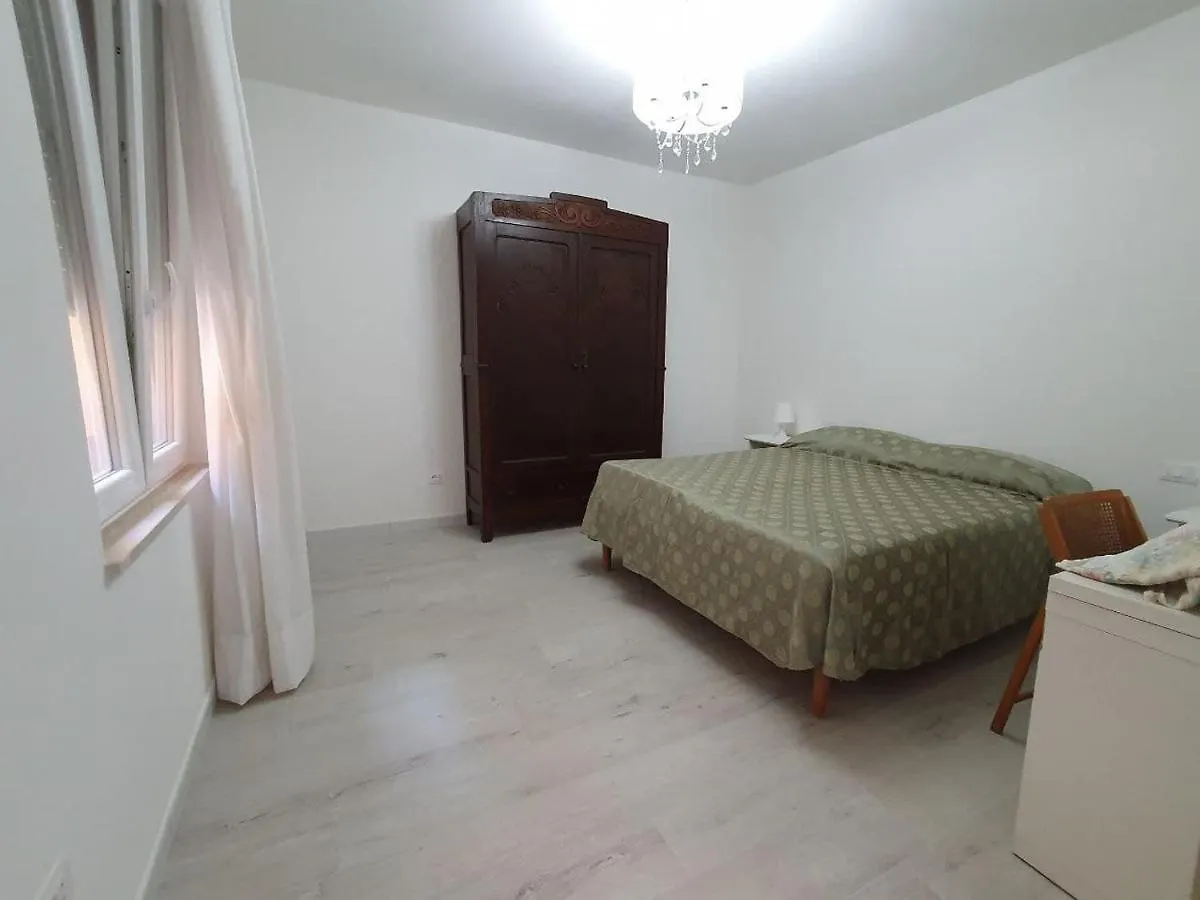 Follonica Apartment