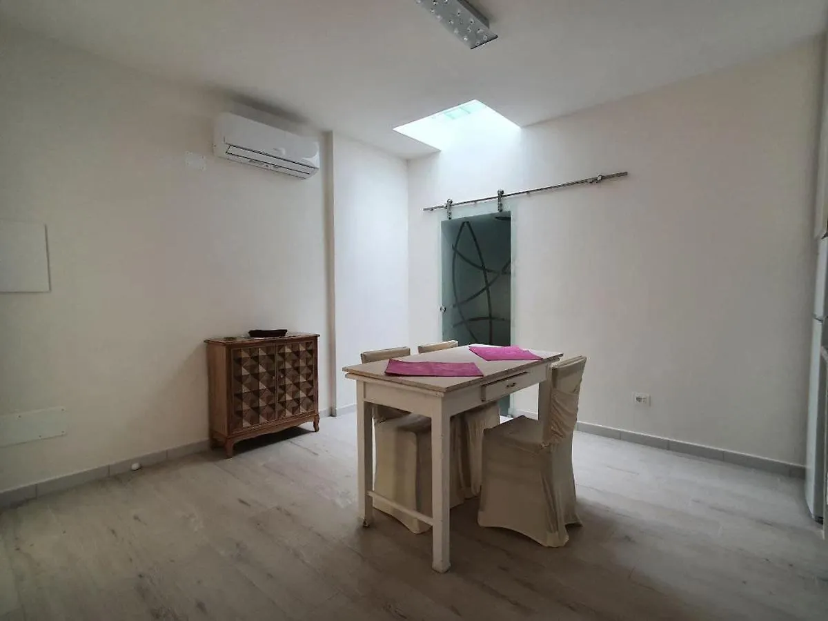 Follonica Apartment